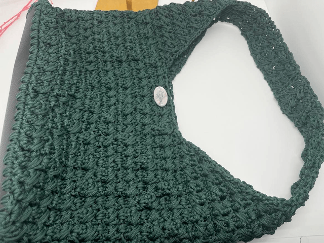 Sac élégant fait à la main au crochet