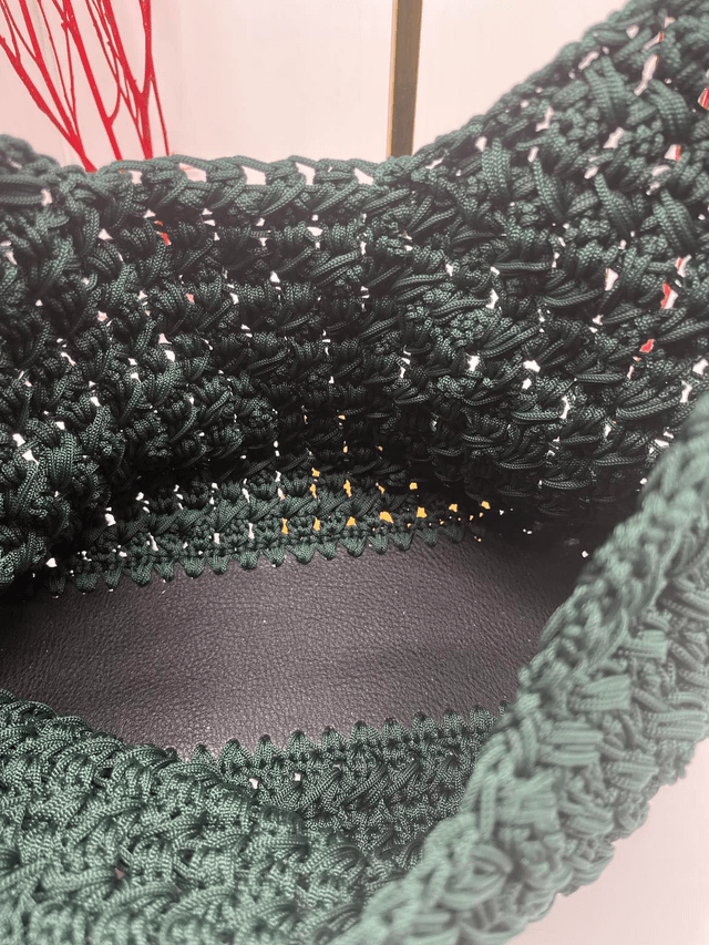 Sac élégant fait à la main au crochet