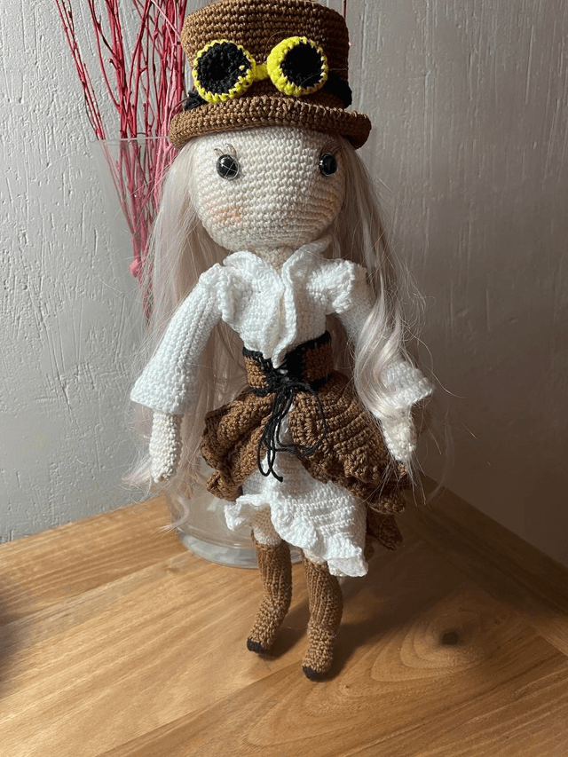 Poupée Victoria